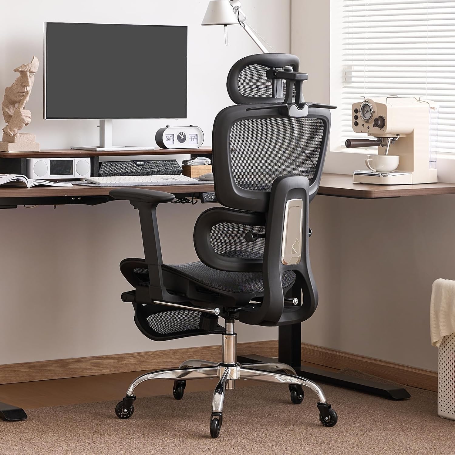 LarkLeaves Cadeira de Escritório com Descanso para os Pés, Cadeira Ergonômica com Travesseiro para Pescoço e Rodas de Borracha, Cadeira Gamer com Encosto Ajustável e Apoios de Braço 3D, Preto - Imagem 4